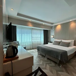 Hotel The Roomy Nisantasi ***